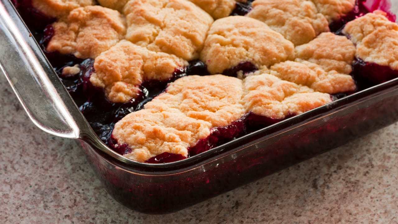 Low-carb blueberry cobbler